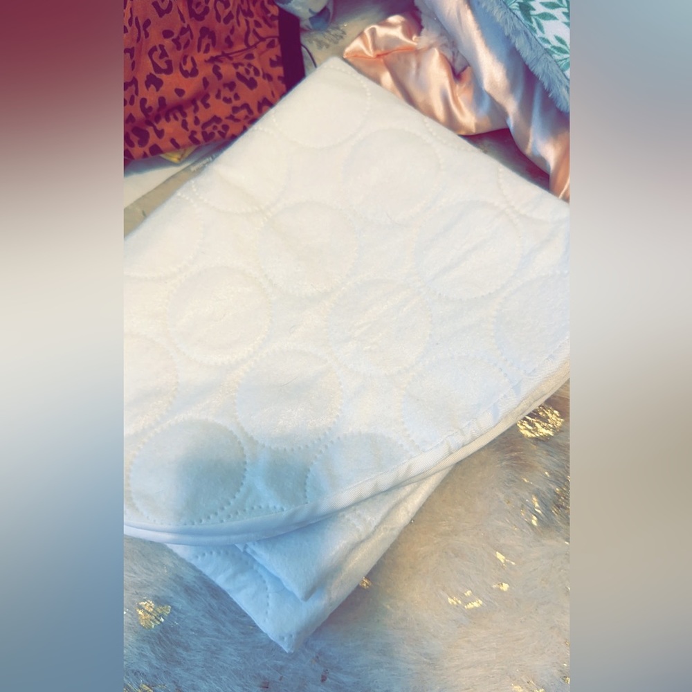 Halo bassinet mattress protector nwot